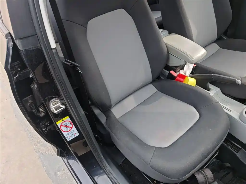 Skoda Rapid 2015 — фото 25