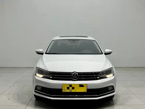 Volkswagen Sagitar 2018