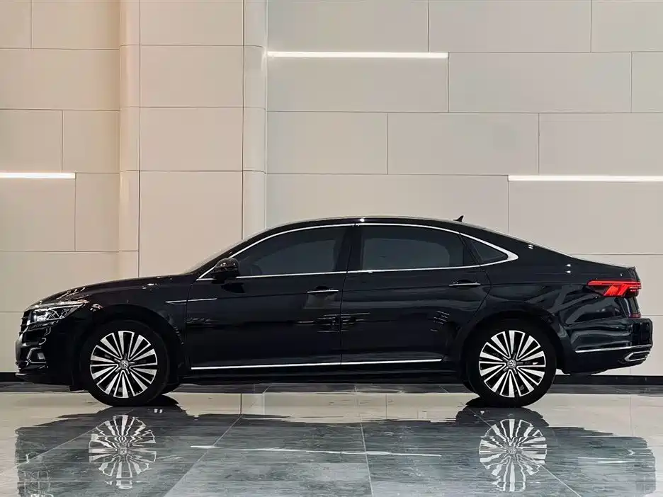 Volkswagen Passat 2019 — фото 5