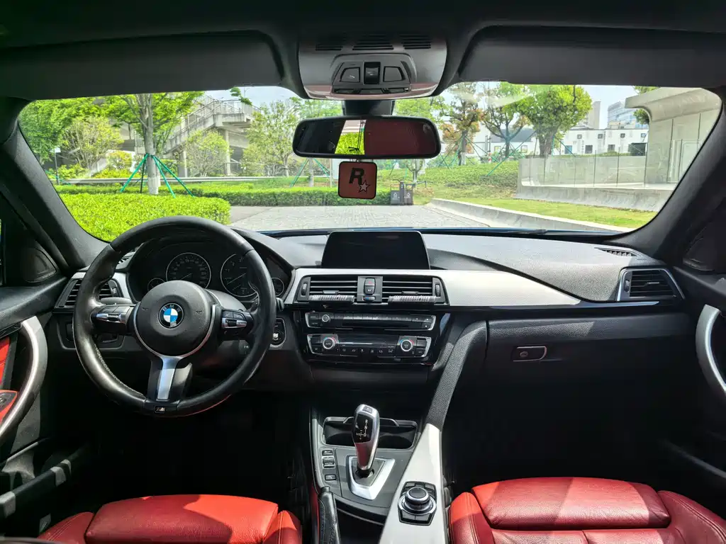 BMW 3 Series 2016 — фото 11