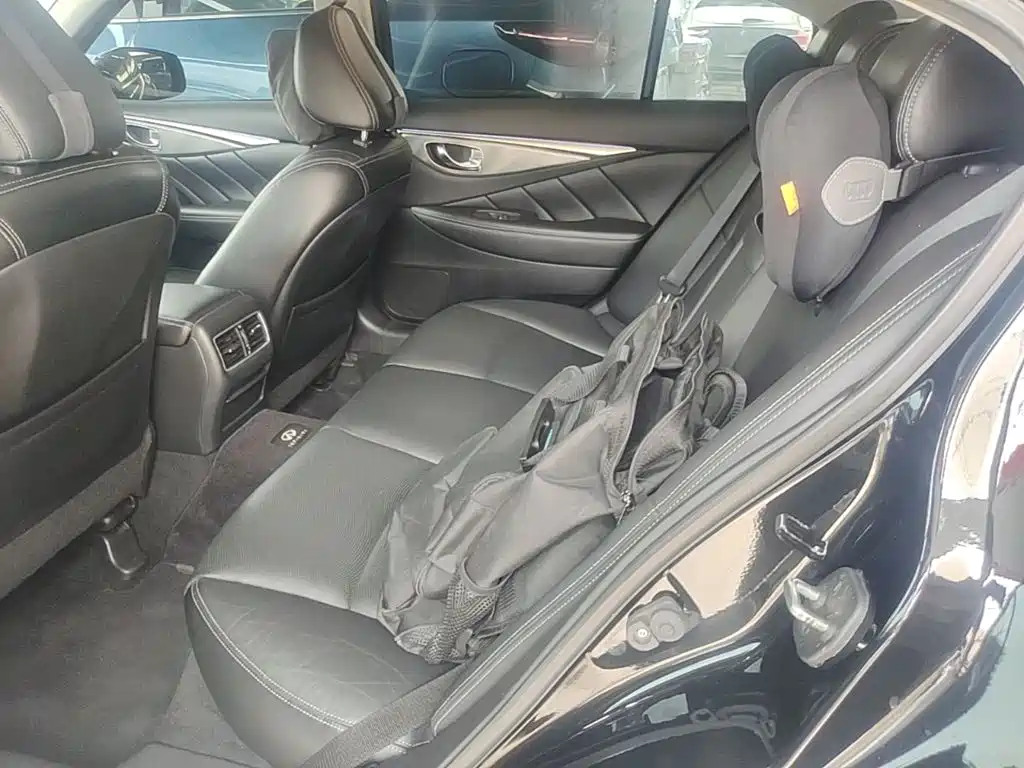 Infiniti Q50L 2015 — фото 17