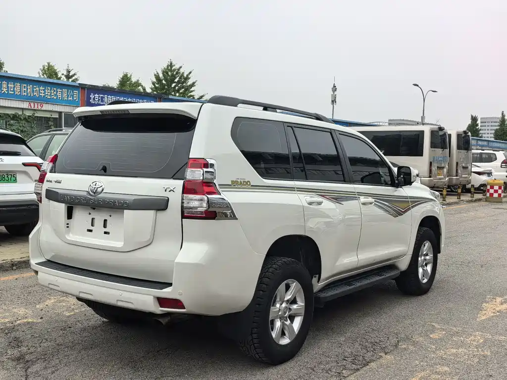 Toyota Prado 2017 — фото 5
