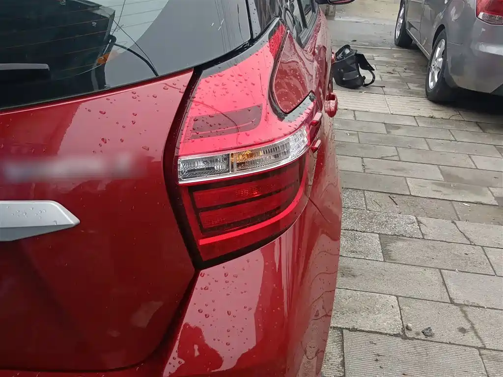 Toyota Yaris L 2017 — фото 24