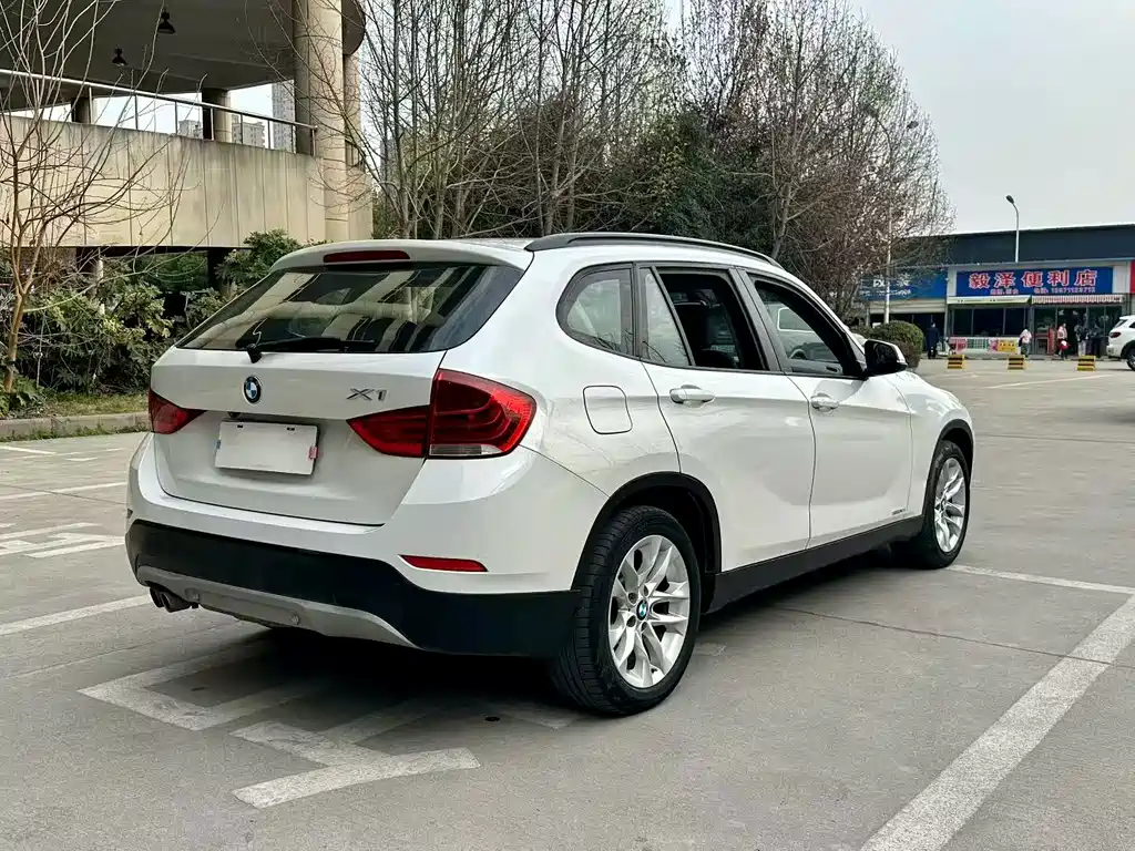 BMW X1 2016 — фото 9