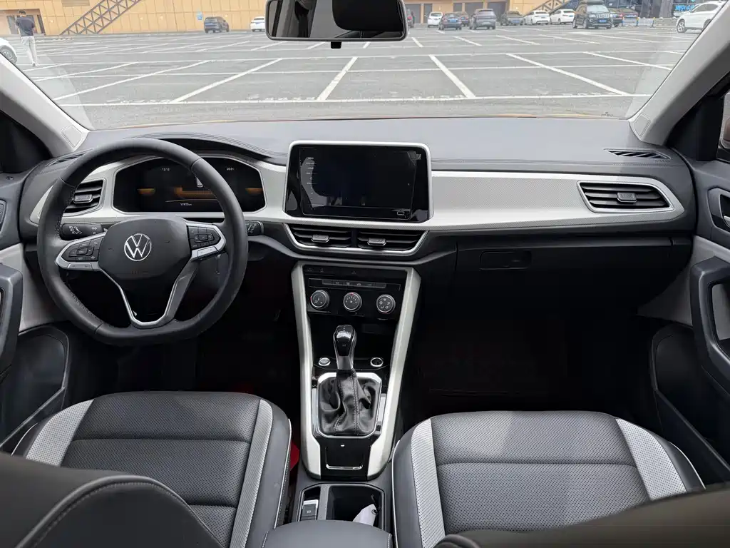Volkswagen T-Roc 2023 — фото 19