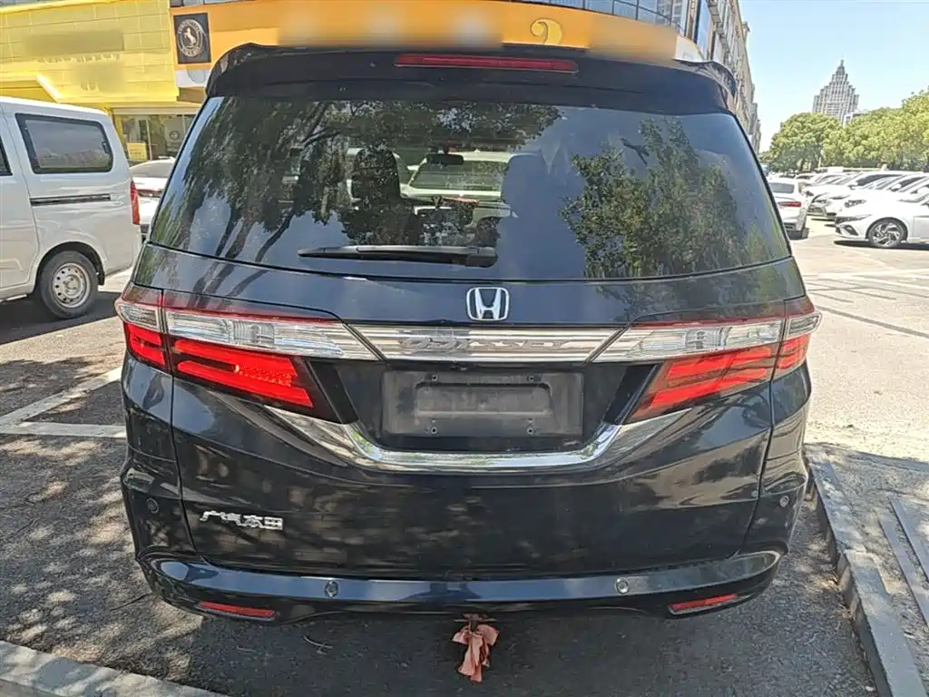 Honda Odyssey 2018 — фото 6