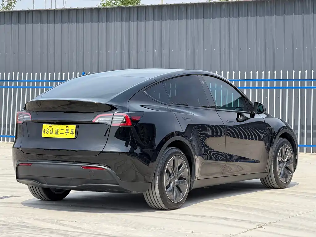 Tesla Model Y 2022 — фото 16