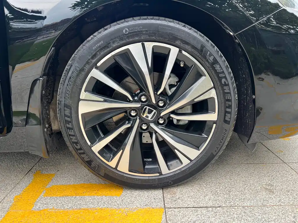Honda Accord 2017 — фото 16