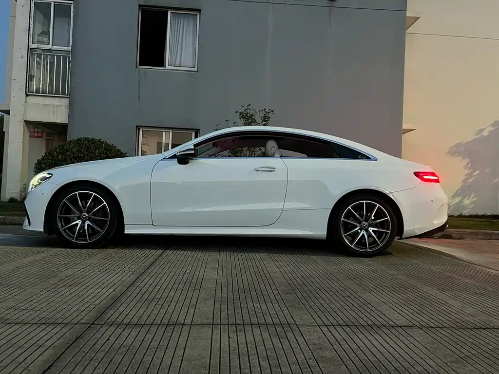 Mercedes-Benz E-Class 2021