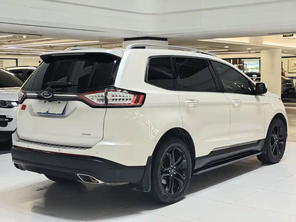 Ford Edge 2019 — фото 13