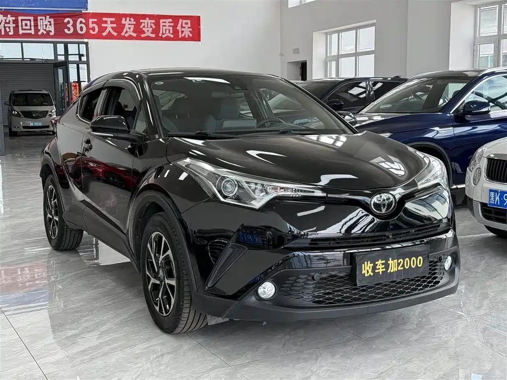 Toyota C-HR 2018 — фото 3