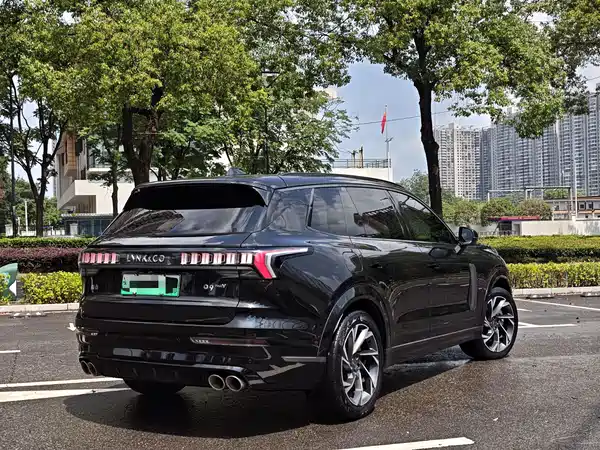 Lynk & Co 09 EM-P 2022