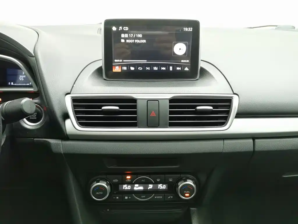 Mazda 3 Angkesela 2015 — фото 12