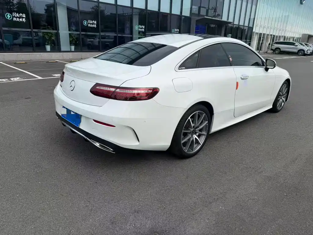 Mercedes-Benz E-Class 2023 — фото 15