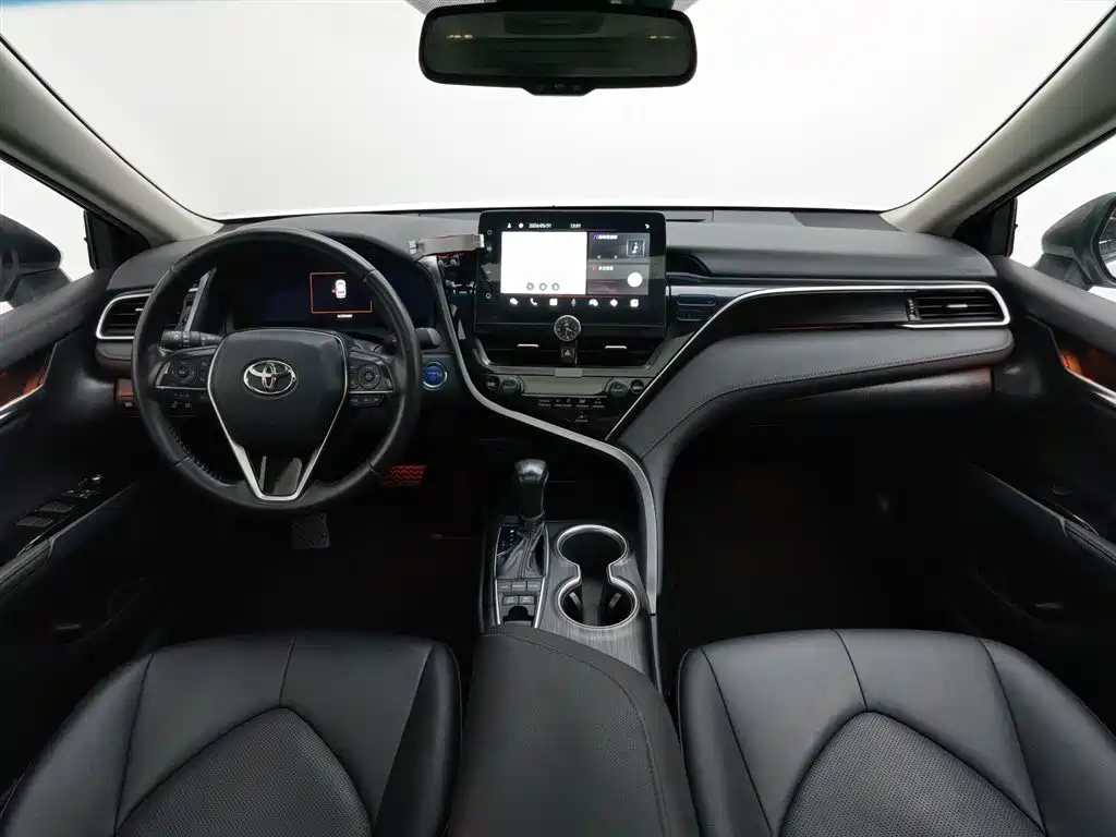 Toyota Camry 2021 — фото 5