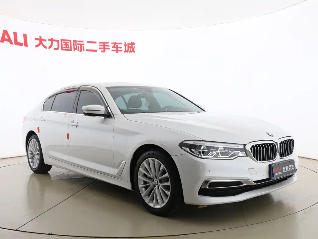 BMW 5 Series 2020 — фото 3