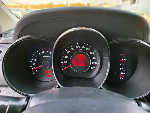 Kia K2 2012