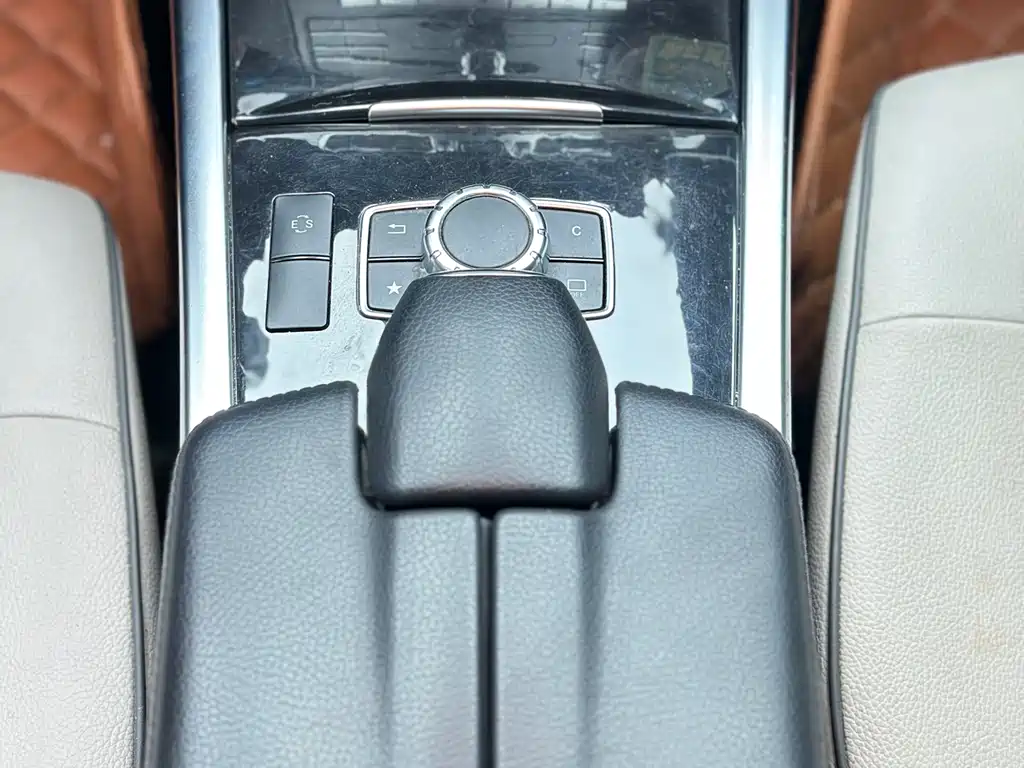 Mercedes-Benz E-Class 2015 — фото 12