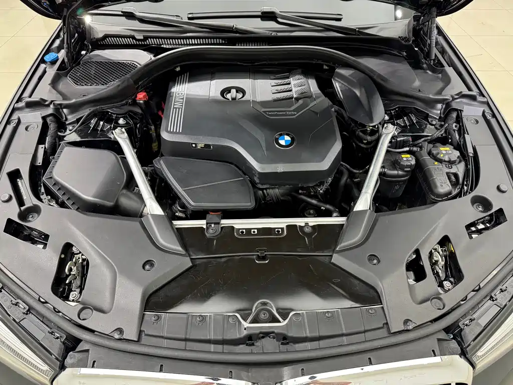 BMW 5 Series 2021 — фото 12