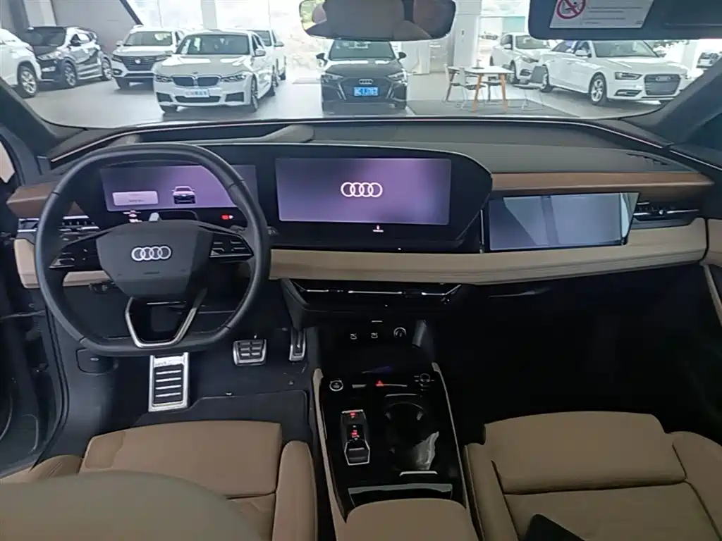 Audi Q6L e-tron 2025 — фото 10
