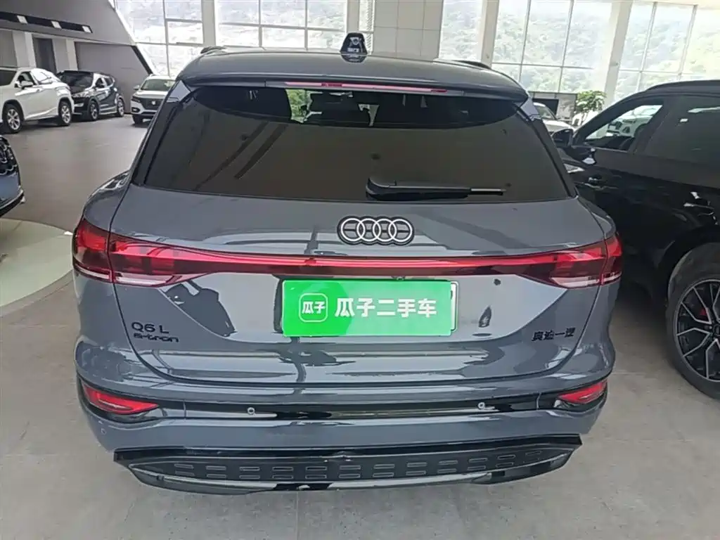 Audi Q6L e-tron 2025 — фото 6