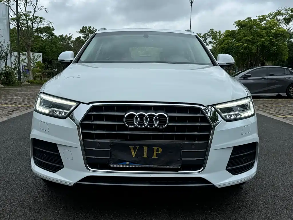 Audi Q3 2018 — фото 1