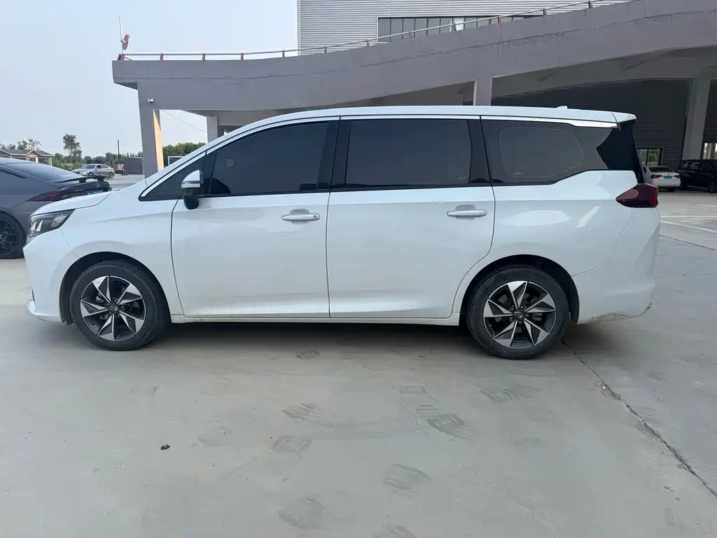 GAC Trumpchi M6 2022 — фото 8