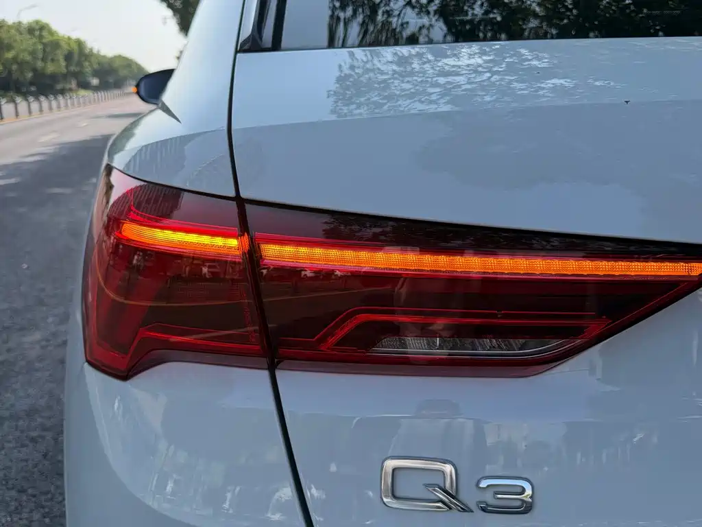Audi Q3 2024 — фото 17