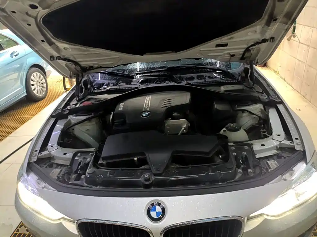 BMW 3 Series 2016 — фото 20