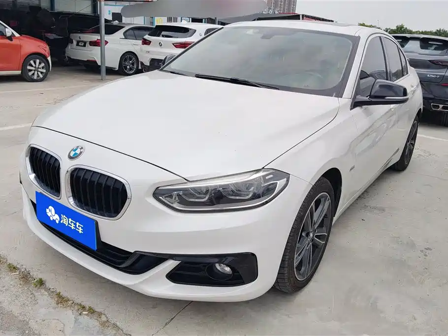BMW 1 Series 2018 — фото 1