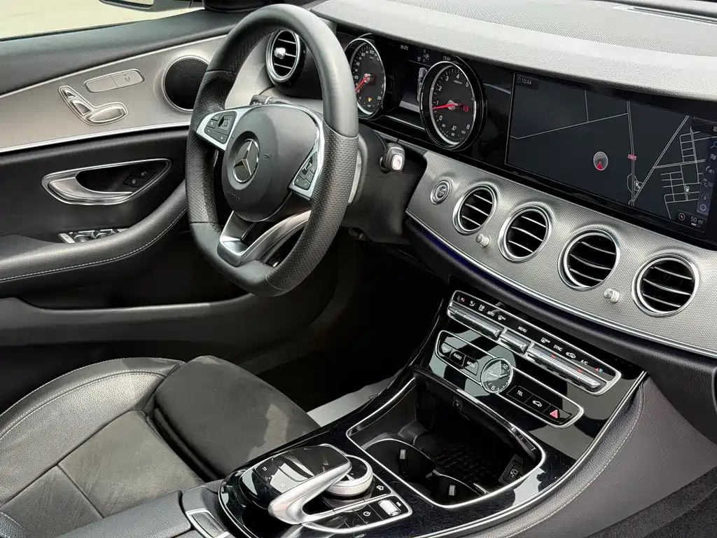 Mercedes-Benz E-Class 2018 — фото 37