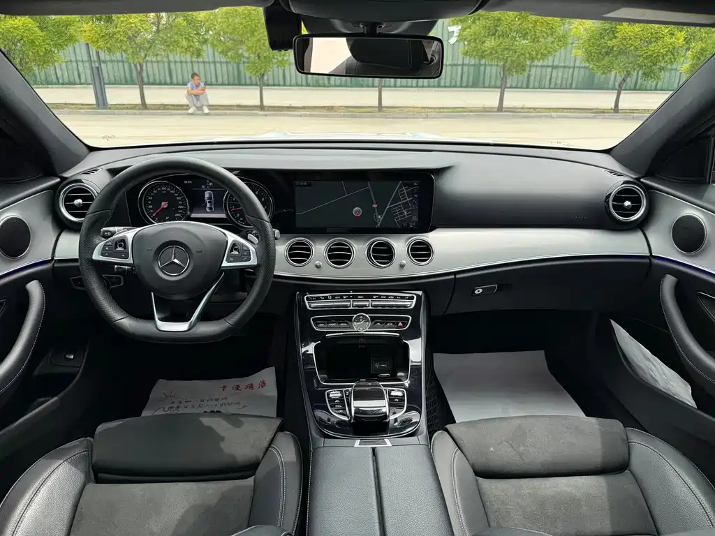 Mercedes-Benz E-Class 2018 — фото 26