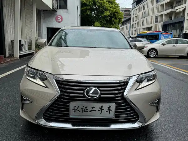 Lexus ES 2017