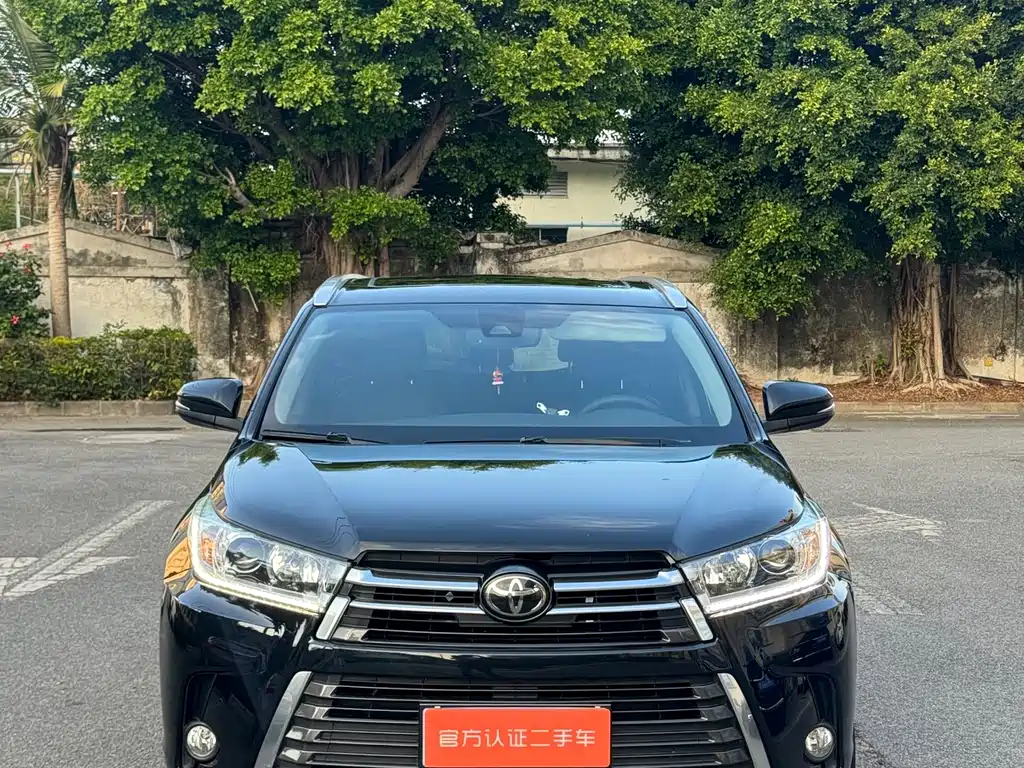 Toyota Highlander 2018 — фото 1