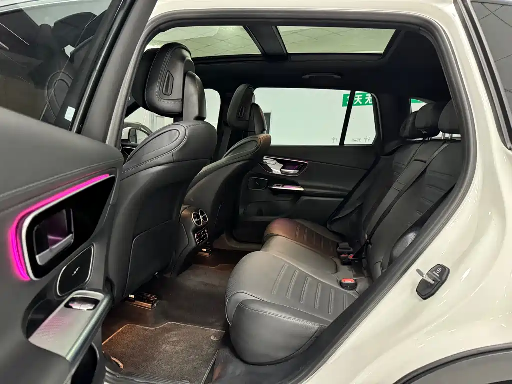Mercedes-Benz GLC 2023