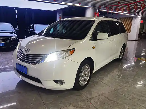 Toyota Sienna 2011