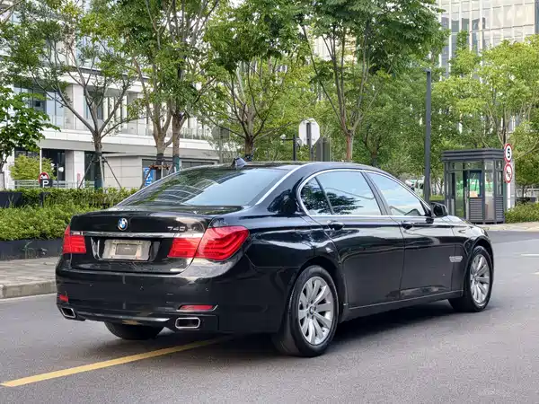 BMW 7 Series 2011