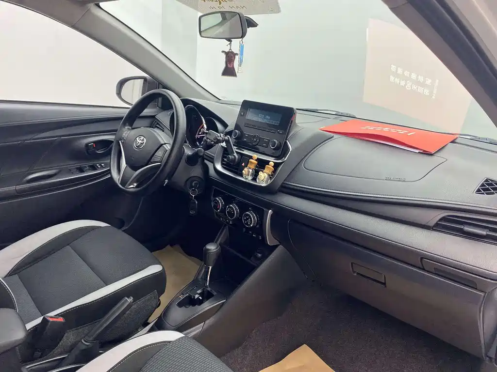 Toyota Yaris L 2022 — фото 29