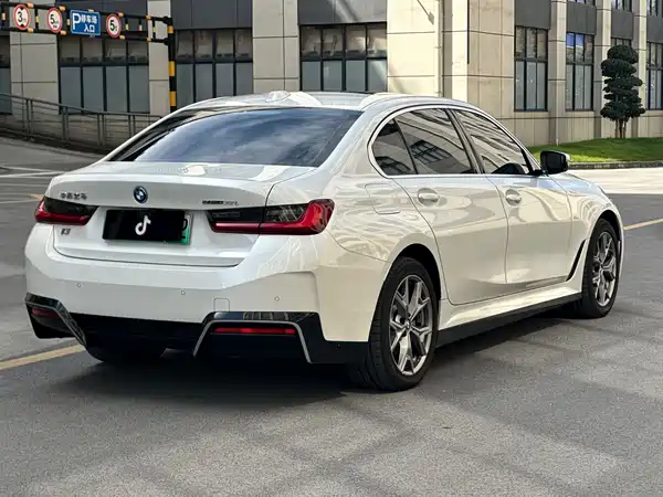 BMW i3 2024