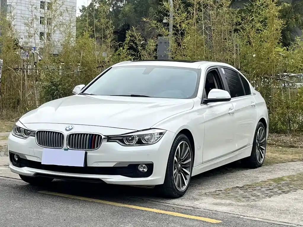 BMW 3 Series 2019 — фото 1