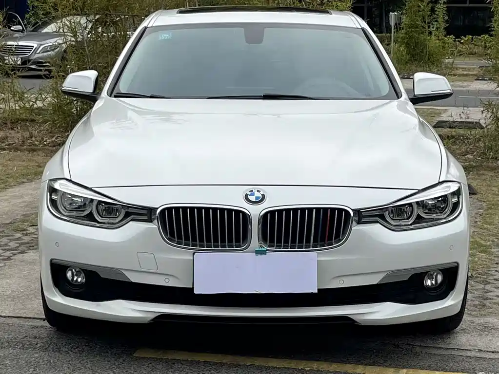 BMW 3 Series 2019 — фото 2