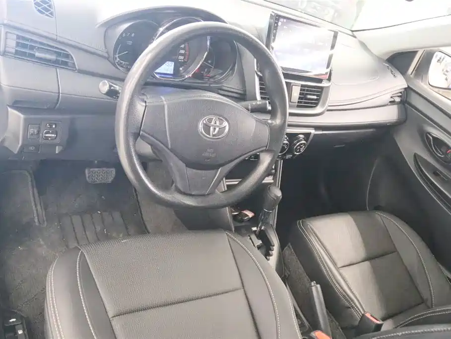 Toyota Yaris L 2020 — фото 9