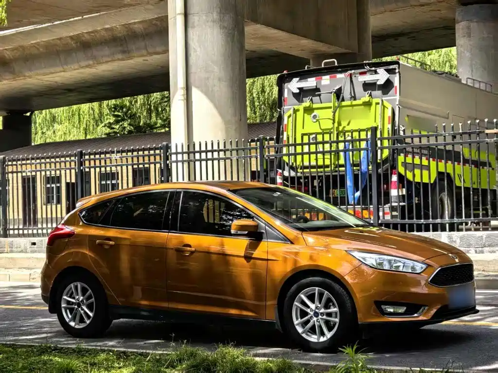 Ford Focus 2016 — фото 12