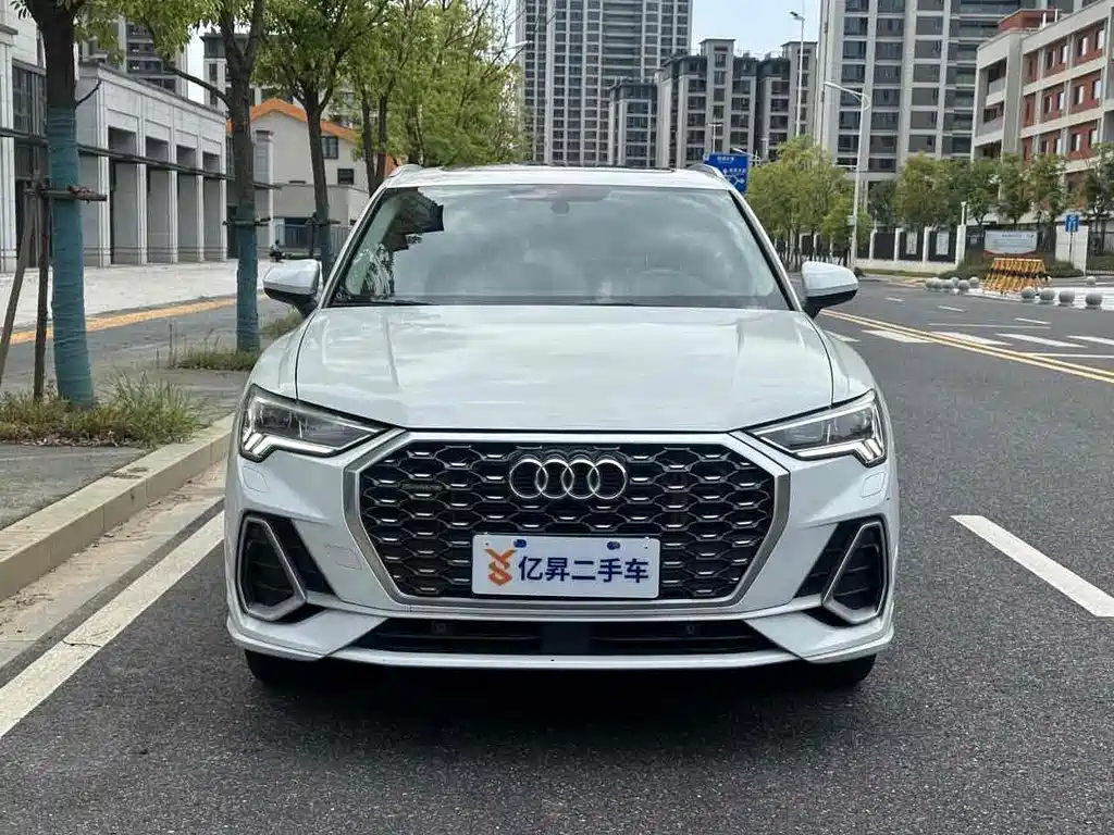Audi Q3 2019 — фото 2