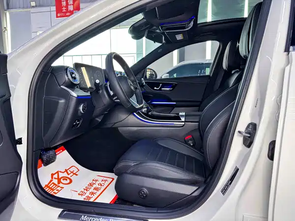 Mercedes-Benz C-Class 2024