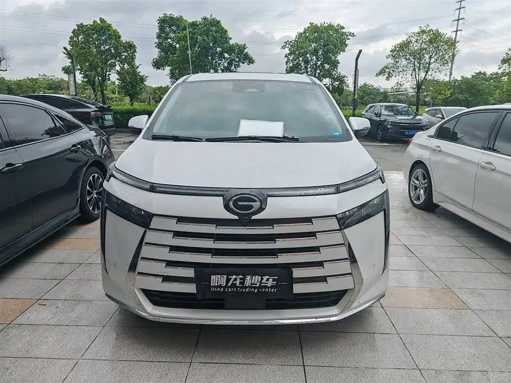 GAC Motor E8 PHEV 2024 — фото 2
