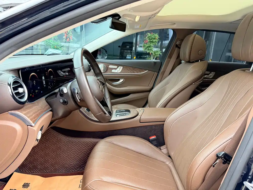Mercedes-Benz E-Class 2023 — фото 10