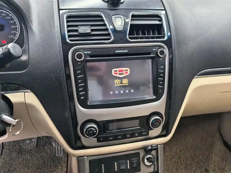 Geely Emgrand Classic 2013 — фото 13