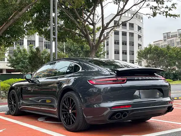 Porsche Panamera 2019