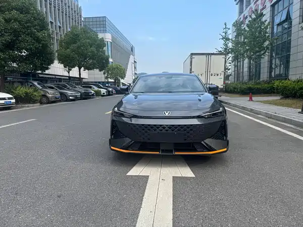 Changan UNI-V 2025